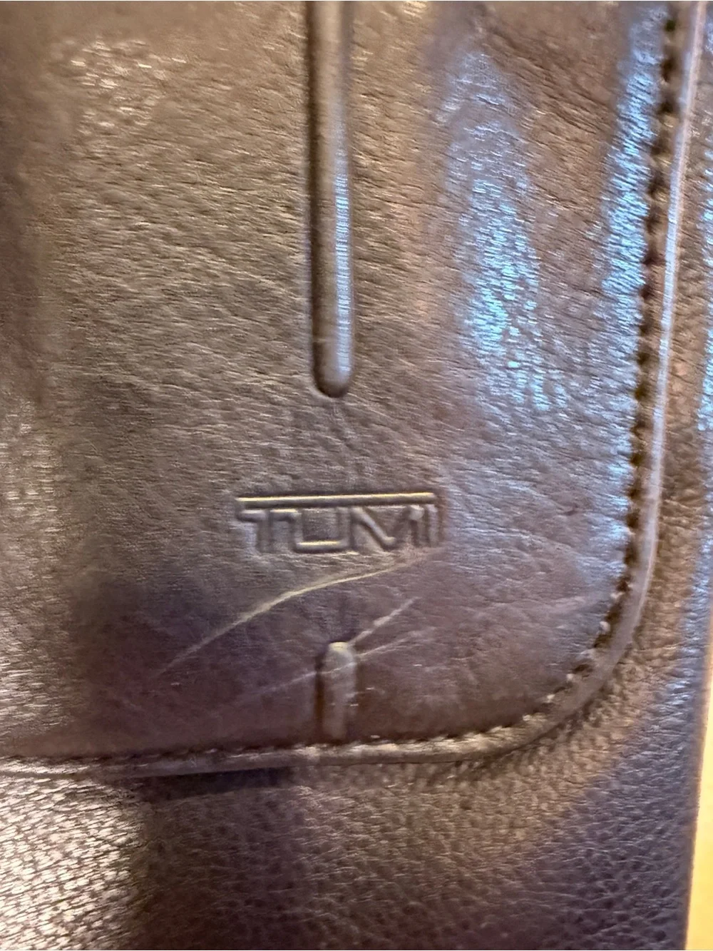 Tumi Minimalist Durable Black Leather Messenger Crossbody Travel Commuter Bag